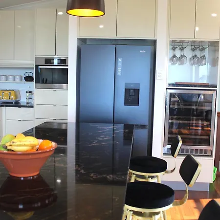 Buena Vista - Luxe 4 Bedroom House, Views, Beach Yeppoon Exterior photo