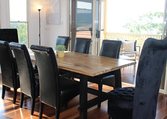 Buena Vista - Luxe 4 Bedroom House, Views, Beach